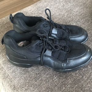 Woman’s pair of hip-hop shoes size 10